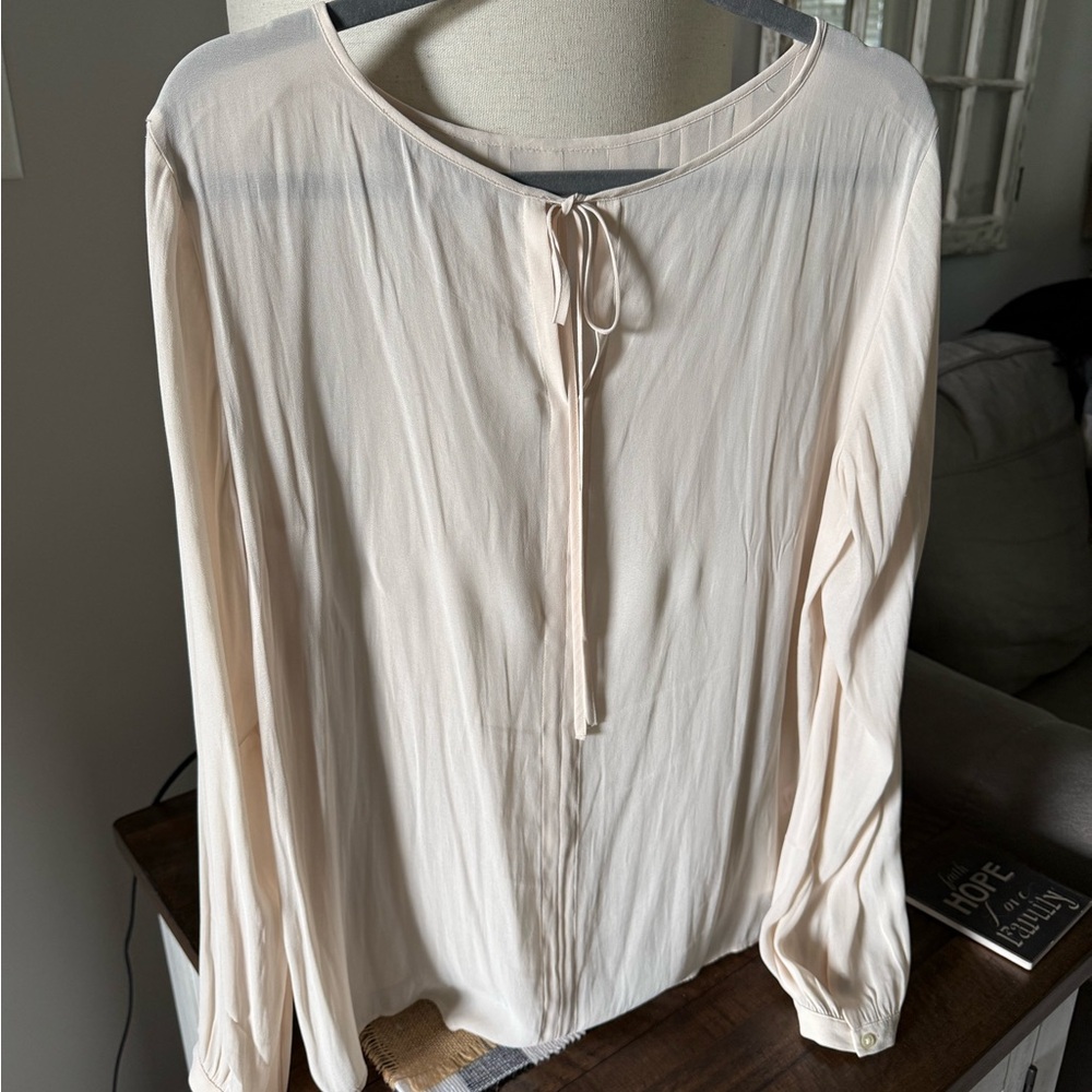 LOFT Blush Pleated Women's Blouse - Picture 3 of 3